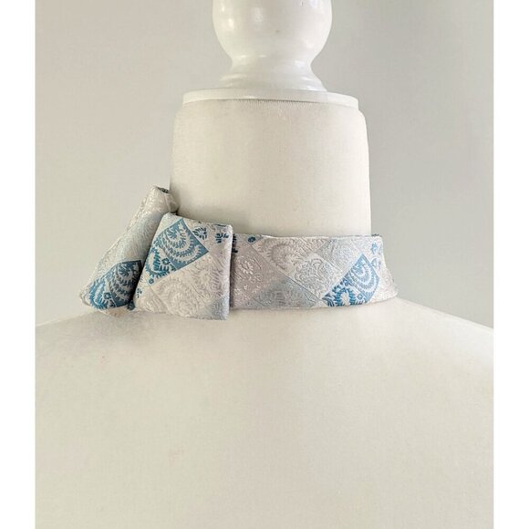 Vintage Blue And Silver Ascot - Androgynous Style - Unique Scarf. - Picture 7 of 8